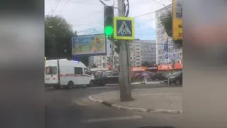 На улице Есенина столкнулись Toyota и скорая помощь: подробности ДТП