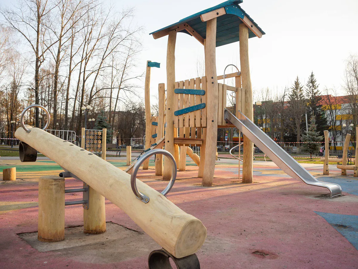 Эко‑стиль и безопасность: в парке Тукая в Нижнекамске благоустраивают детскую зону