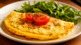 Научили готовить вкуснейший завтрак за 5 минут: два яйца и пачка творога