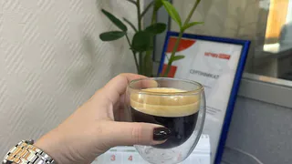 После 100 мл яд: ученые рассказали, сколько на самом деле нужно пить чашечек кофе в день