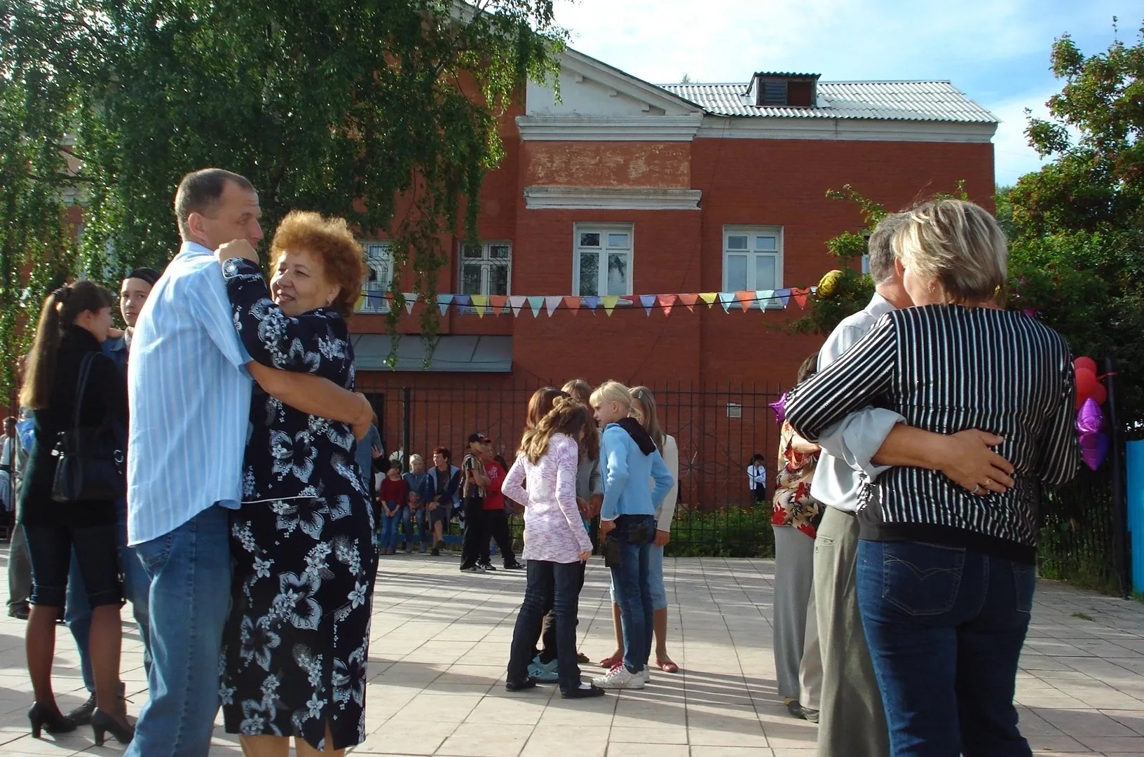 Вместе до первого кризиса: 3 пары знаков зодиака, которые притягиваются как магнит