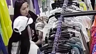 В Рязани в ТРЦ «Малина» на видео попали две воровки
