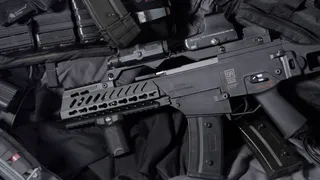 На трассе в Рязанской области москвич угрожал оператору автоматом Калашникова