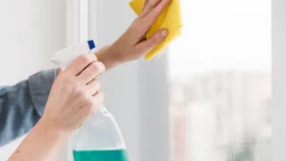 1 чайная ложка — и окна сверкают бриллиантом до поздней осени: копеечный трюк для ленивых