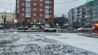 В Рязани легковушка влетела под большегруз