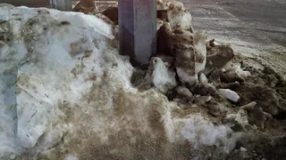 Саморегулируемый светофор ранним утром сам  не регулируется