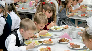 Бардак в столовой: прокуратура «наказала» семь школ Нижнекамска