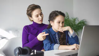 Психолог Ника Болзан разъяснила, что предпринять, если ребенок не хочет делать уроки 