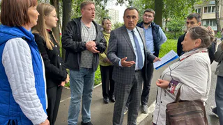 Во дворах Чебоксар начались работы по освещению и ремонту тротуаров