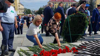 Врио Замгубернатора Татьяна Кулешова в День партизан и подпольщиков  возложила цветы на Площади партизан