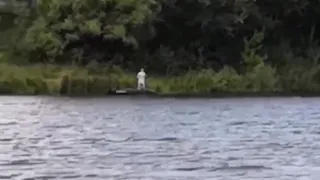 На озере под Рязанью орудует браконьер