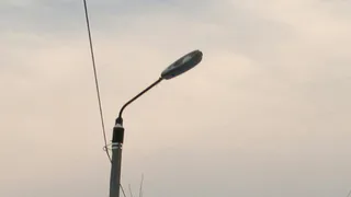 Зачем в самоизоляции уличные фонари? На Ленинского комсомола не могут починить освещение