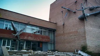 Сохранить наследие: специалисты запретили уничтожать скульптуру на ДК Птицеводов