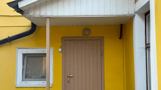 Приклеил это к двери и сквозняка как не бывало: Простой деревенский метод - 15 минут и дома жара