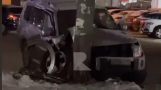 Всмятку: в Горроще внедорожник влетел в столб