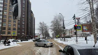 В Сыктывкаре под колеса Hyundai попал школьник, перебегавший на красный