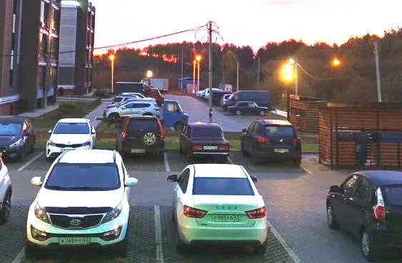 Верховный суд РФ запретил оставлять автомобили во дворах жилых домов: что может грозить за нарушение