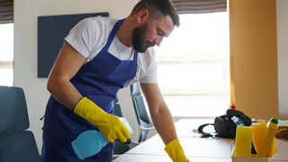 7 хитростей уборки, которые знают только горничные: ваш дом теперь будет сиять