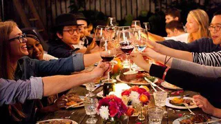 Семейные баталии: чем могут обернуться праздничные посиделки