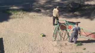 Фото-факт. Во дворе на улице Корнилова зачем-то демонтировали детскую горку