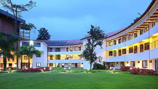 8 бюджетных санаториев на ноябрь–декабрь: пока соседи укутываются в плед, мы летим отдыхать в СПА