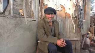 Рязанка предложила помочь одинокому дедушке, у которого сгорел дом