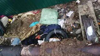 Возле детского сада на Кальной поселились бомжи