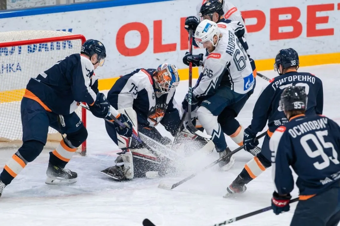 «Магнитка» терпит поражение в первом домашнем матче