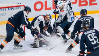 «Магнитка» терпит поражение в первом домашнем матче