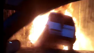 Загорелись деревья: под Касимовом автомобиль улетел в кювет и вспыхнул