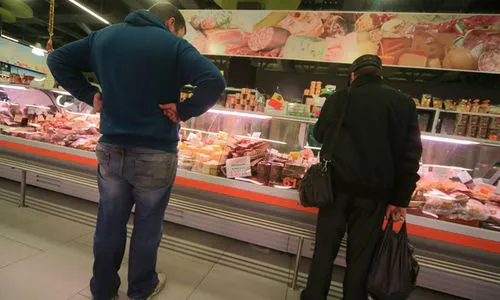 Гаишник украл палку колбасы