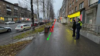 Водитель электровелосипеда сбил подростка и 9-месячного ребенка в центре Сыктывкара