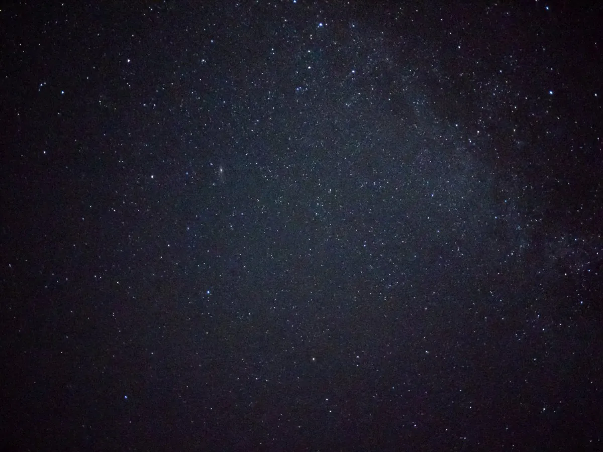 Лунный гороскоп на 4 октября: обновки у Козерогов, любовный треугольник у Близнецов