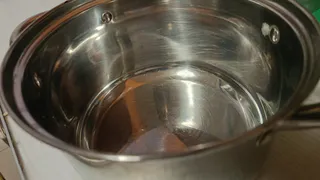 Сияющие кастрюли без усилий: Секрет соды от прабабушки, который я использую дважды в год