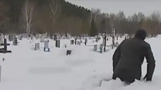 Нижнекамцы своими руками расчищают дорогу к могилам родных