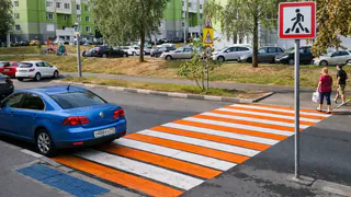 Остановился на минутку — и попал на штраф: где нельзя парковаться у пешеходного перехода