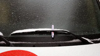 Как всего за 2 минуты добиться идеального прижима поводков дворников к лобовому стеклу