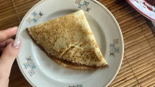 Вот почему блины прилипают к сковородке, по краям “пергаментные”, сухие - и почему не румяные