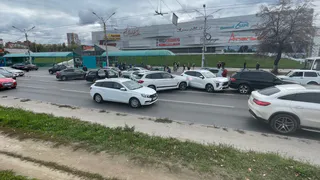 Затор образовался из-за массового ДТП около рязанского ТЦ «Барс»