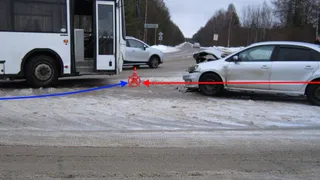 Водитель с десятками нарушений ПДД спровоцировал аварию с автобусом под Ухтой в Коми