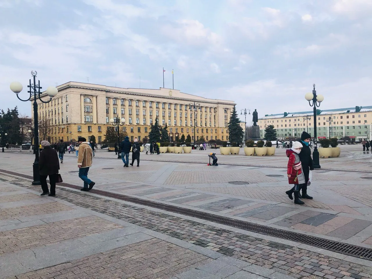 Будет полная отмена 8 Марта и долгожданные длинные каникулы: новые правки в трудовом календаре на 2025 год