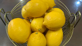 Перхоть не уходит даже после дорогих шампуней — смешиваю этот фрукт с маслом и кожа головы оживает