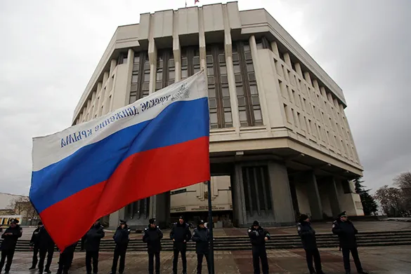 Сотрудники нижнекамской мэрии перевели на счет крымчан 130 тысяч рублей