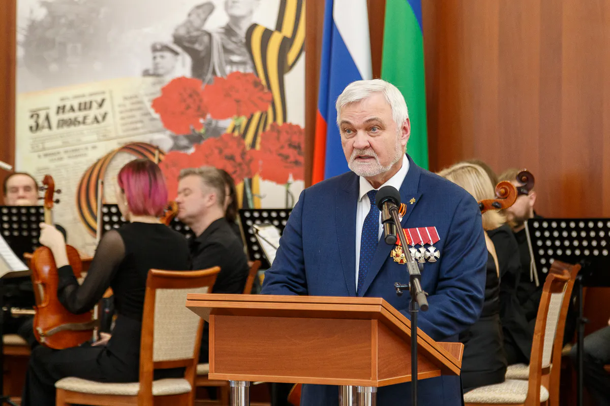 Владимир Уйба поздравил с Днём Победы ветеранов Республики Коми