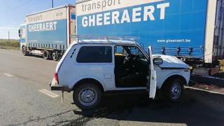 Авария под Рязанью: «Нива» въехала в стоящий на обочине грузовик