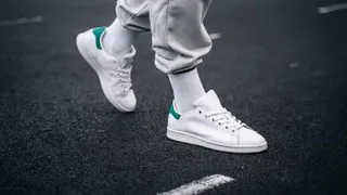 Быстро и эффективно чистим белую обувь