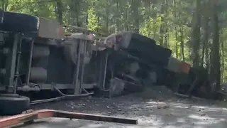 ДТП с лесовозом: в школьном автобусе не было детей