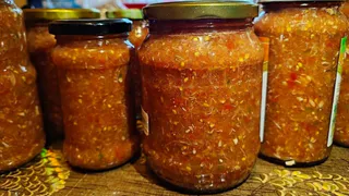 Аджика с помидорами и хреном: варить не надо, хранится целую зиму