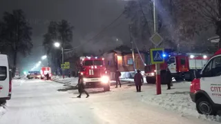 В Александровском районе вспыхнул жилой дом