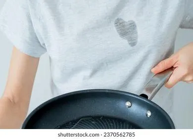 Легко удаляем с одежды жирное пятно